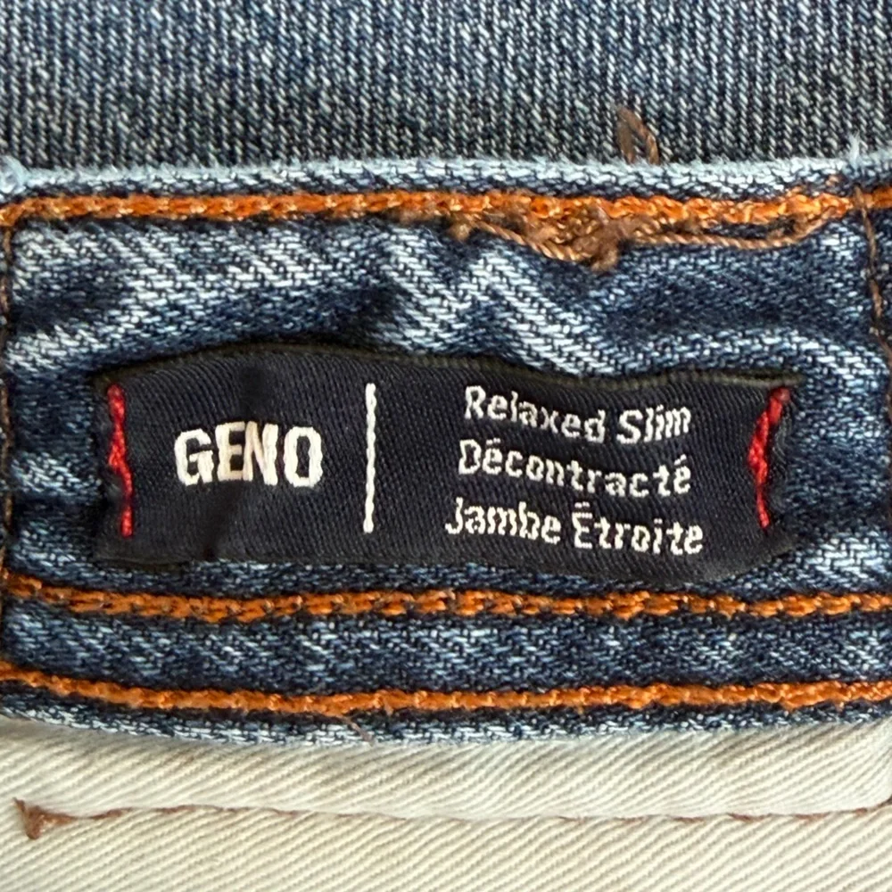 True Religion Men's Geno Slim Relaxed Distressed Jeans Size 32